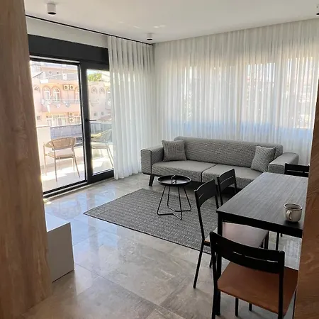Leos Apart3 Apartment